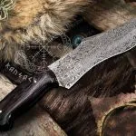 Damascus Gut Hook Hunting Knife — Hand-Forged, Wenge Wood Handle, Leather Sheath