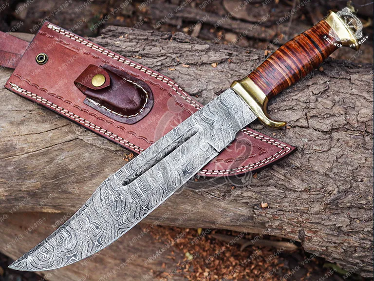 Damascus Bowie Knife — Hand-Forged, Buffalo Horn Handle, Leather Sheath
