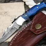 Damascus Folding Pocket Knife — Hand-Forged, 6.5″ Overall, Hardwood Handle, Leather Sheath