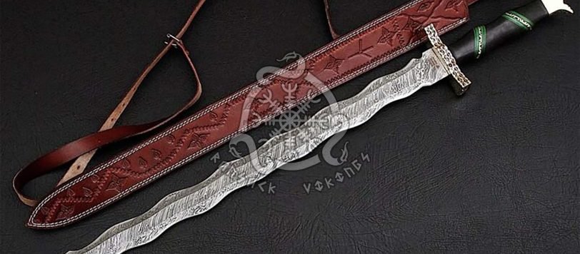Sword, Hand-Forged Damascus, Olive Wood Handle, Sheath Included