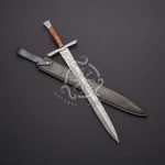 Dagger Sword — Hand-Forged Damascus, Olive Wood Handle, Sheath Included