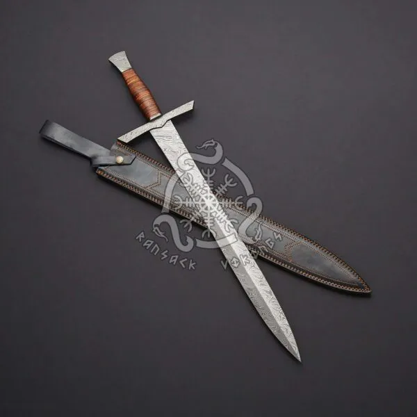 Dagger Sword — Hand-Forged Damascus, Olive Wood Handle, Sheath Included