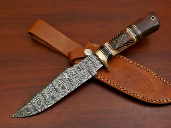 RK-398 Damascus Hunting Bowie Knife, Handmade Fixed Blade Camping Knife, Custom Made knives, Damascus Premium Knives Gifts For Men USA