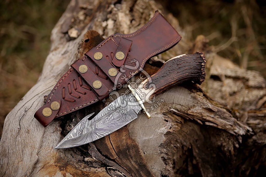 Damascus Skinner Knife — Hand-Forged, 10″ Overall, Stag Horn Handle, Leather Sheath