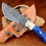Damascus Tracker Knife — Hand-Forged, 10″ Overall, Hardwood Handle, Leather Sheath