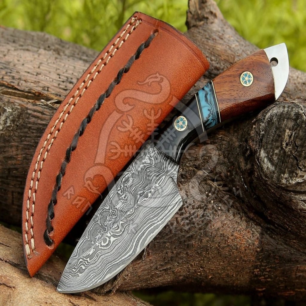 Damascus Skinner Knife — Hand-Forged, Stag Horn Handle, Leather Sheath (RK-611)