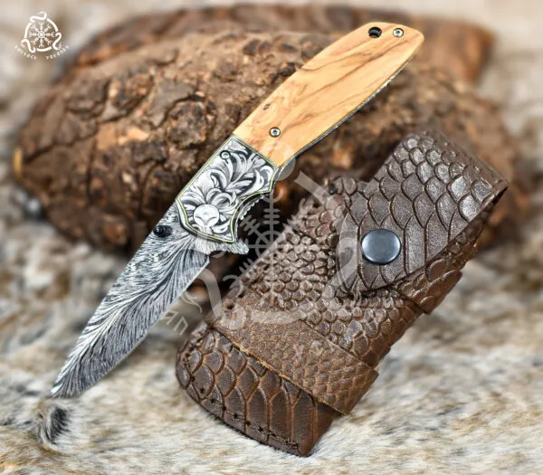 Damascus Folding Pocket Knife — Hand-Forged, Olive Wood Handle