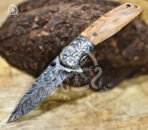 Damascus Folding Pocket Knife — Hand-Forged, Olive Wood Handle - Image 4