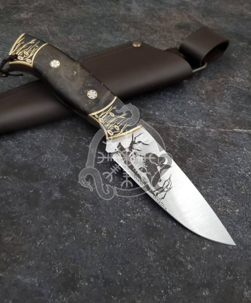 Damascus Camp Knife, Hand-Forged, Walnut Handle, Leather Sheath | Engraving Available, Style 2