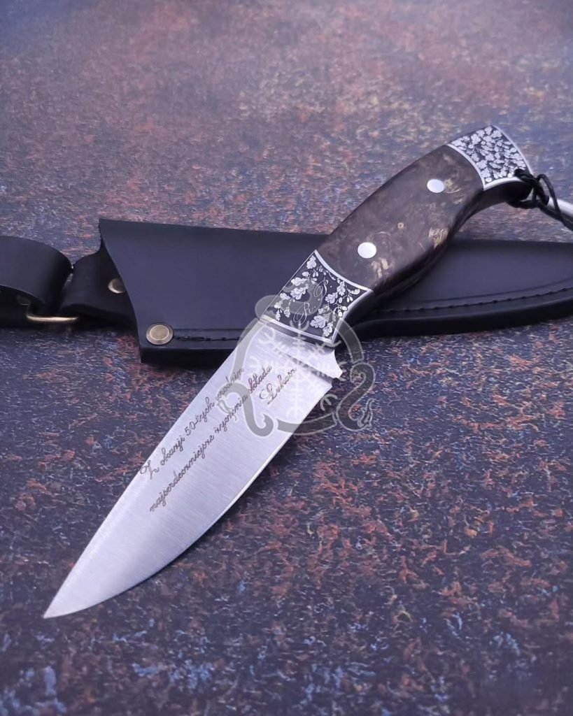 Damascus Hunting Knife — Hand-Forged, Rosewood Handle, Leather Sheath | Engraving Available – Style 2