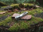 Damascus Folding Pocket Knife — Hand-Forged, Stag Horn Handle, Leather Sheath (RK-1023) - Image 3
