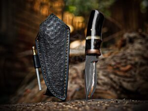 Damascus Skinner Knife, Hand-Forged, Resin Handle, Leather Sheath